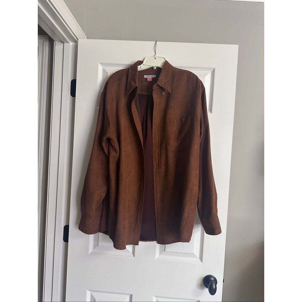 Men’s Oleg Cassini button down shirt